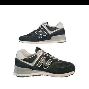 New Balance 574 ML574EVB Black Suede Excellent Used Condition EUC M 9   W 10.5